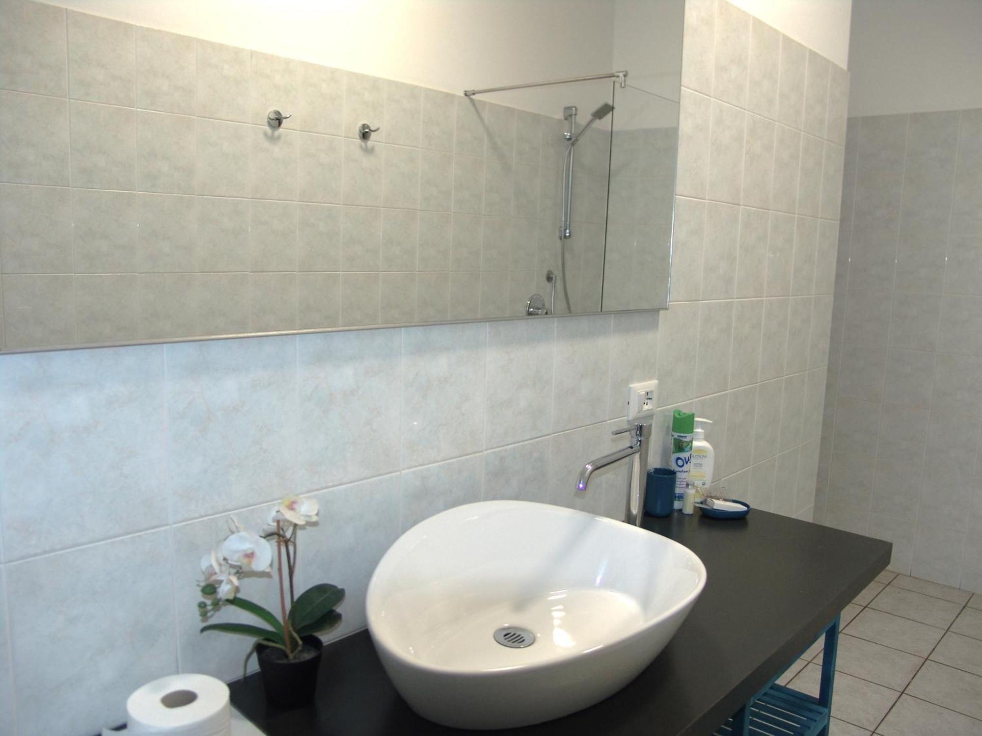 Modern Apartment Luci & Stelle Near Lake Como Нибьонно Экстерьер фото